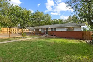 1805 Vine St, Georgetown, TX 78626 - Photo 2