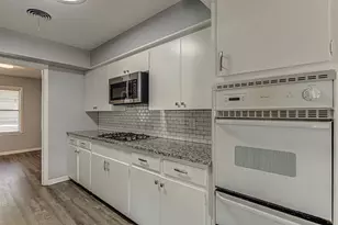 2001 Oakglen Dr, Austin, TX 78745 - Photo 18