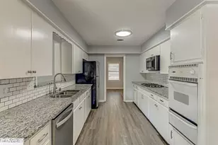 2001 Oakglen Dr, Austin, TX 78745 - Photo 12