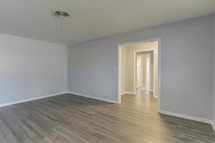 2001 Oakglen Dr, Austin, TX 78745 - Photo 6