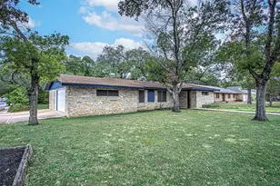 2001 Oakglen Dr, Austin, TX 78745 - Photo 2