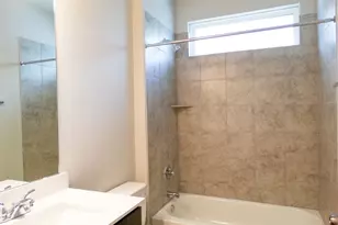 370 Hortus Dr, Kyle, TX 78640 - Photo 12