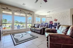 108 Buffalo Speedway, Liberty Hill, TX 78642 - Photo 2