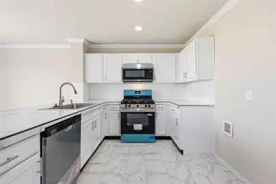 6917 Panda Royle Drive, Del Valle, TX 78617 - Photo 10