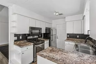 6107 Blarwood Dr, Austin, TX 78745 - Photo 16