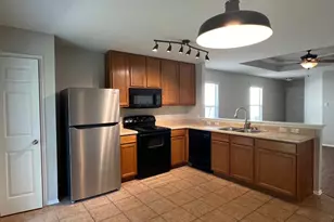 108 Karen Hill Pl, Austin, TX 78652 - Photo 4