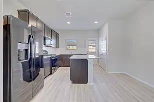 116 Bent Crk Ln, Georgetown, TX 78628 - Photo 2
