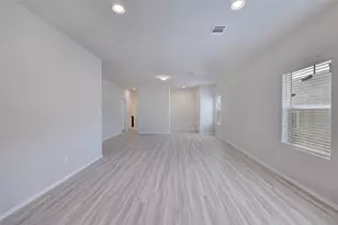 116 Bent Crk Ln, Georgetown, TX 78628 - Photo 16