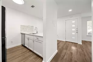 6409 Burns St, Austin, TX 78752 - Photo 6