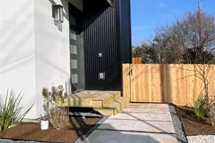 2818 E 22nd St, Austin, TX 78722 - Photo 4