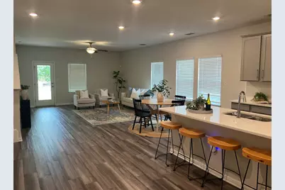 929 Main Street, Hutto, TX 78634 - Photo 2