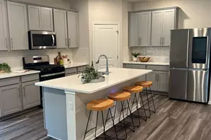 929 Main St, Hutto, TX 78634 - Photo 8