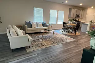 929 Main St, Hutto, TX 78634 - Photo 4