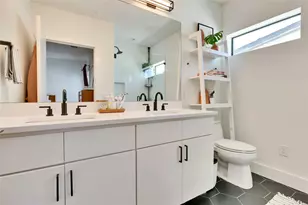 1128 Chicon St, Austin, TX 78702 - Photo 18