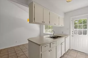 207 W Noton St, Pflugerville, TX 78660 - Photo 10