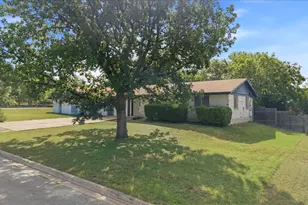 207 W Noton St, Pflugerville, TX 78660 - Photo 2