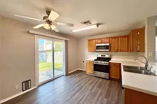 17212 Hamilton Point Cir, Manor, TX 78653 - Photo 4