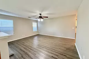 17212 Hamilton Point Cir, Manor, TX 78653 - Photo 10