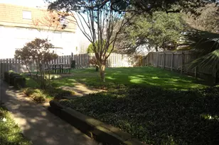 114 E 31st St, Austin, TX 78705 - Photo 14