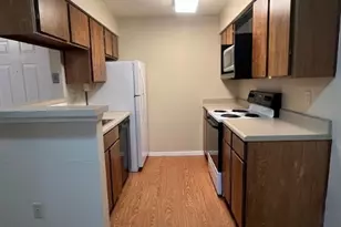 114 E 31st St, Austin, TX 78705 - Photo 4