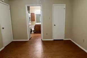 114 E 31st St, Austin, TX 78705 - Photo 8