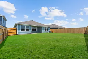 12117 Horseshoe Fld Bnd, Mustang Ridge, TX 78610 - Photo 24