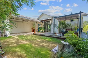 2412 E 8th St, Austin, TX 78702 - Photo 30