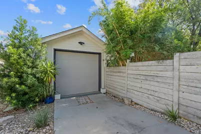 2412 E 8th Street #1, Austin, TX 78702 - Photo 6