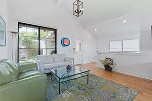 2412 E 8th St, Austin, TX 78702 - Photo 8