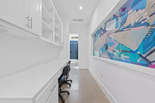 2412 E 8th St, Austin, TX 78702 - Photo 16