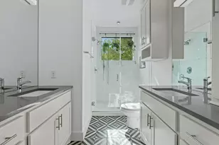 2412 E 8th St, Austin, TX 78702 - Photo 24