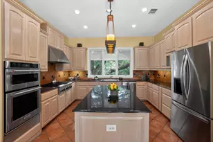 2305 Barton Creek Blvd, Austin, TX 78735 - Photo 10