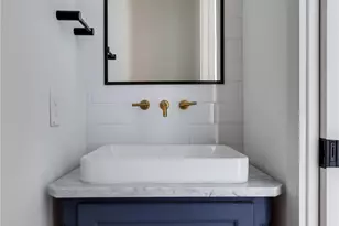 2804 E 22nd St, Austin, TX 78722 - Photo 26