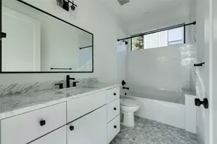 2804 E 22nd St, Austin, TX 78722 - Photo 24