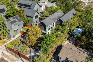 2804 E 22nd St, Austin, TX 78722 - Photo 2