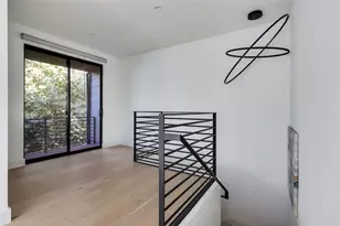 2804 E 22nd St, Austin, TX 78722 - Photo 16