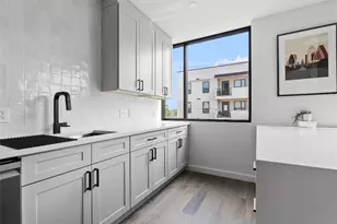 1800 E 4th St, Austin, TX 78702 - Photo 2