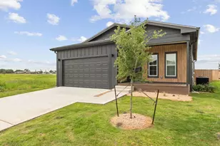 2028 Applewood Dr, Lockhart, TX 78644 - Photo 2