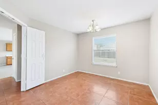208 Challenger, Kyle, TX 78640 - Photo 4