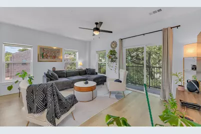 2500 Longview Street #323, Austin, TX 78705 - Photo 2