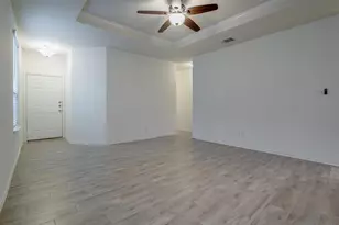 217 La Dera Dr, Liberty Hill, TX 78642 - Photo 4
