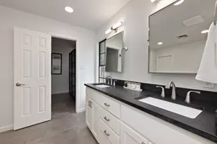 405 Lake View Dr, Spicewood, TX 78669 - Photo 14