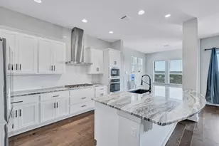 101 S Creek Cir, Bertram, TX 78605 - Photo 8