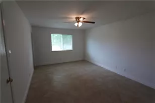 215 Jennifer Ln, Bastrop, TX 78602 - Photo 12