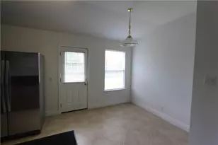 215 Jennifer Ln, Bastrop, TX 78602 - Photo 6