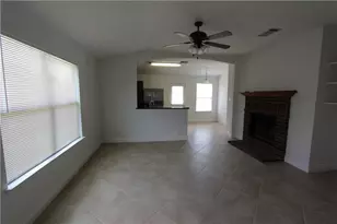 215 Jennifer Ln, Bastrop, TX 78602 - Photo 2