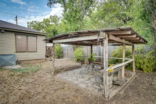 1011 E 49th St, Austin, TX 78751 - Photo 40