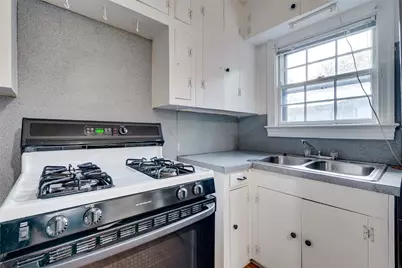 1011 E 49th Street, Austin, TX 78751 - Photo 14