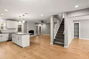 2600 Rogge Ln, Austin, TX 78723 - Photo 6
