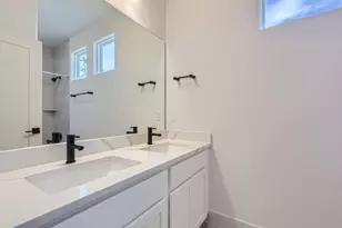 1531 N Red Bud Ln, Round Rock, TX 78665 - Photo 16